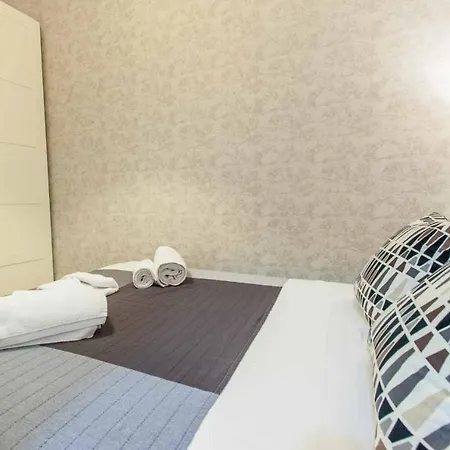 Apartamento Puerta Carmona -casco Antiguo- *